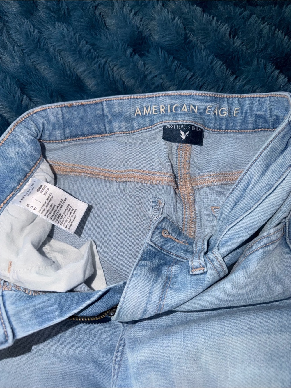 American Eagle Outfitters Light Wash High-Rise Women's Jeans